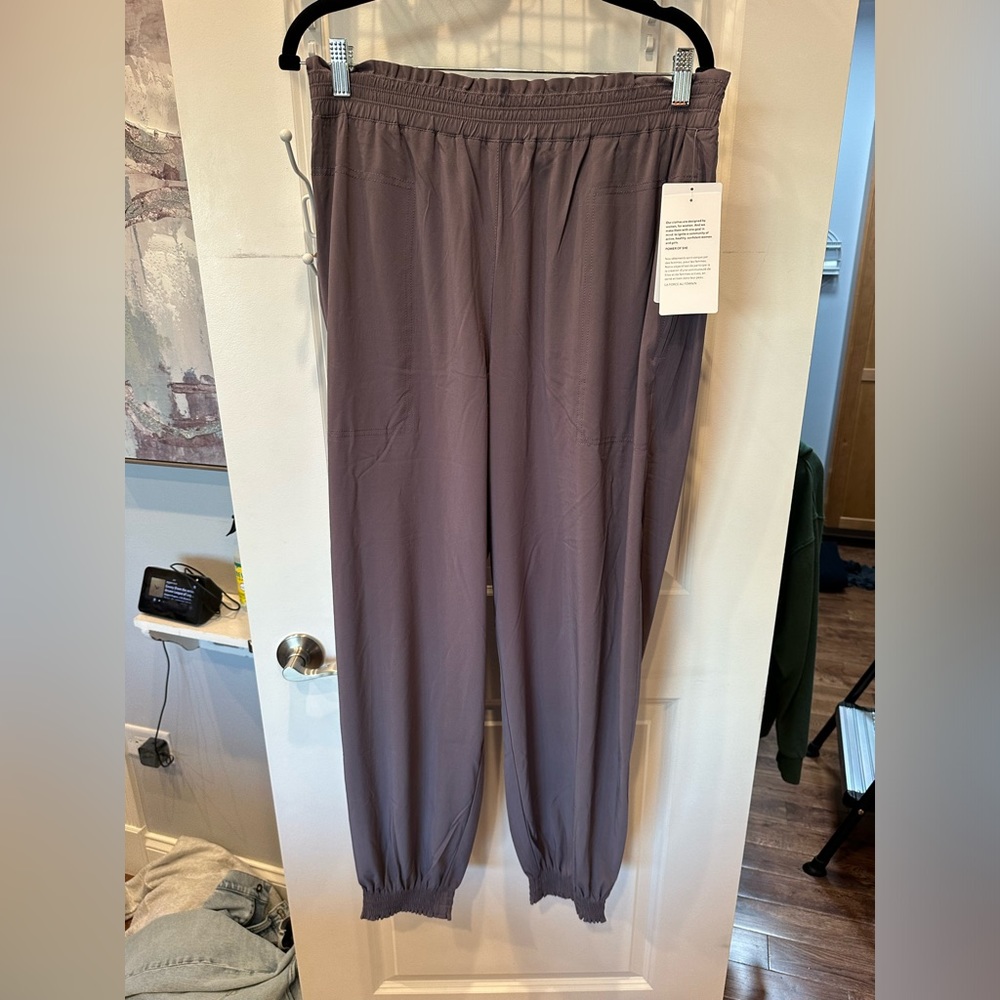 Athleta Savannah jogger NWT